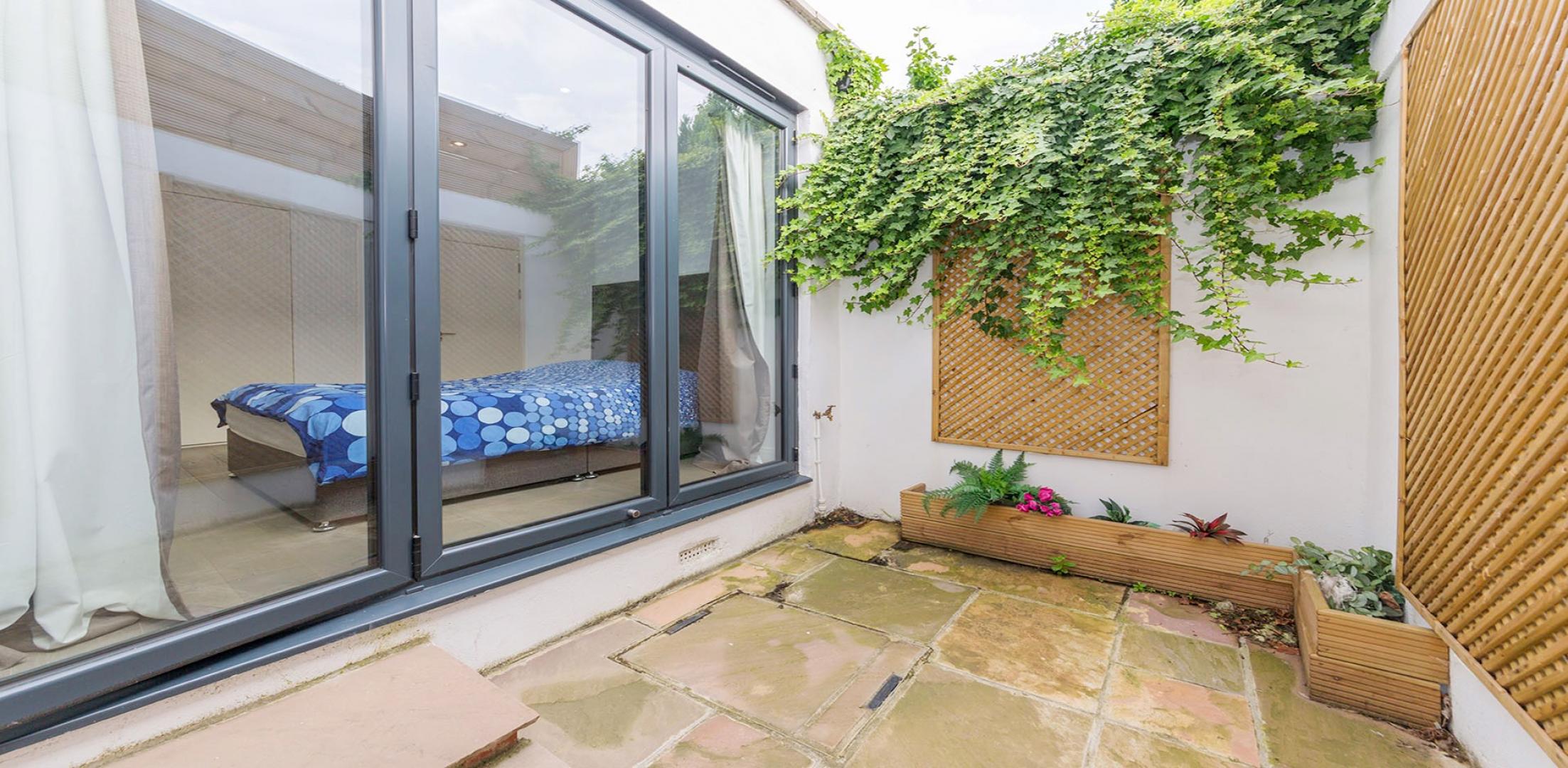 			2 Bedroom, 1 bath, 1 reception Apartment			 Devonshire Place, HAMPSTEAD GOLDERS GREEN